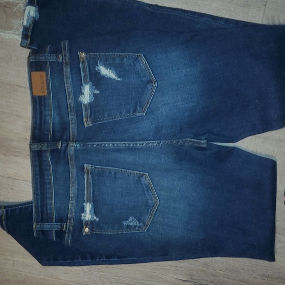 Judy Blue Skinny Jeans - Picture 4 of 4